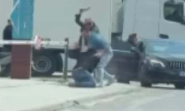 Trafikte dehşeti yaşatan satırlı saldırgan tutuklandı